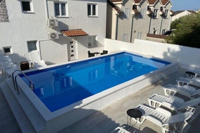 Sea-Views Brazza Apartments With Private Pool Milna  Ngoại thất bức ảnh