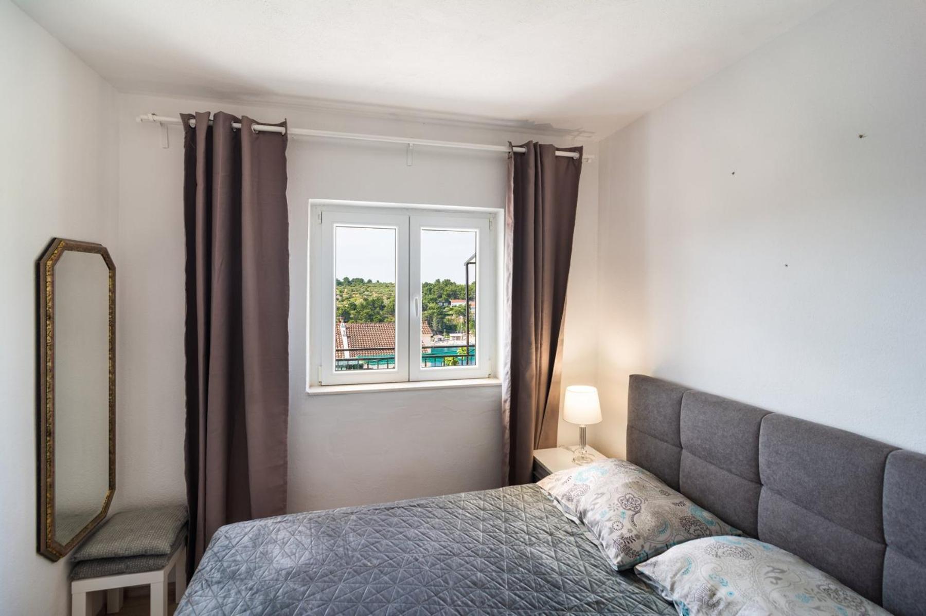 Sea-Views Brazza Apartments With Private Pool Milna  Ngoại thất bức ảnh